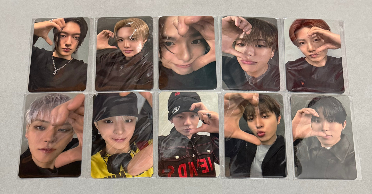 [LUCKY DRAW EVENT] [TREASURE] NEW WAV : Stamp Tour POB Photocard