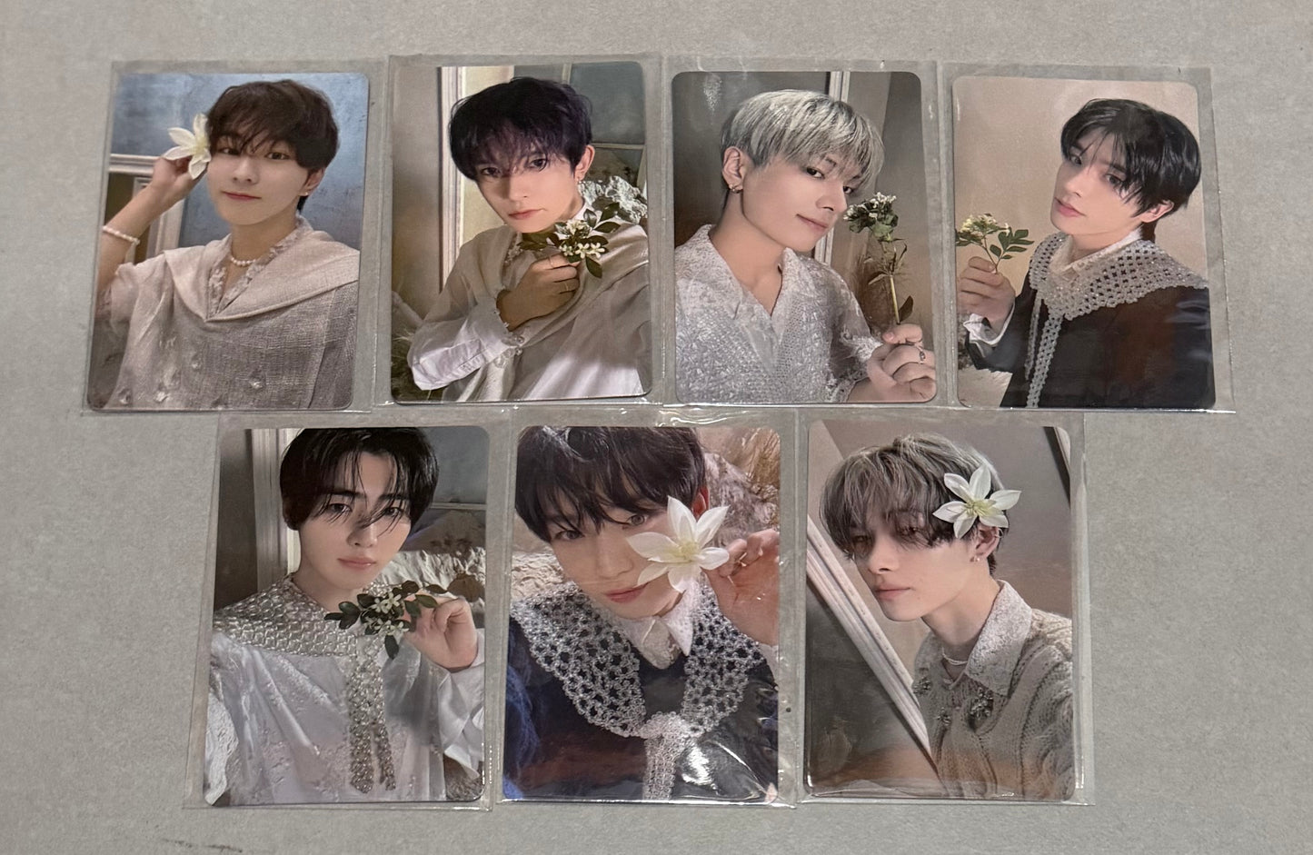 [LUCKY DRAW EVENT] [ENHYPEN] Orange Blood : YZY 3.0 POB Photocard