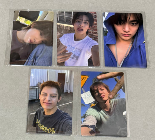 [LUCKY DRAW EVENT] [CORTIS] Green Green : Weverse Lucky Draw POB Photocard