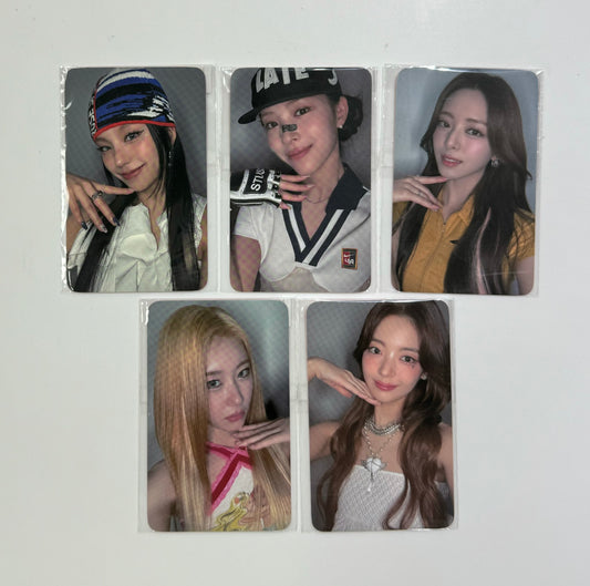 [LUCKY DRAW EVENT] [ITZY] Gold : JYP POB Photocard