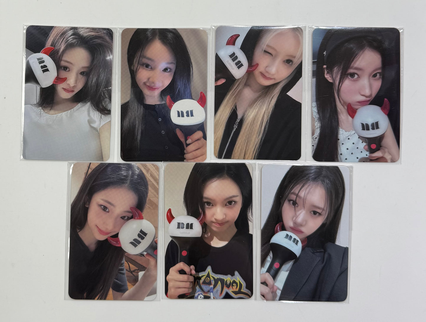 [BABYMONSTER] Official Lightstick : POB Photocard