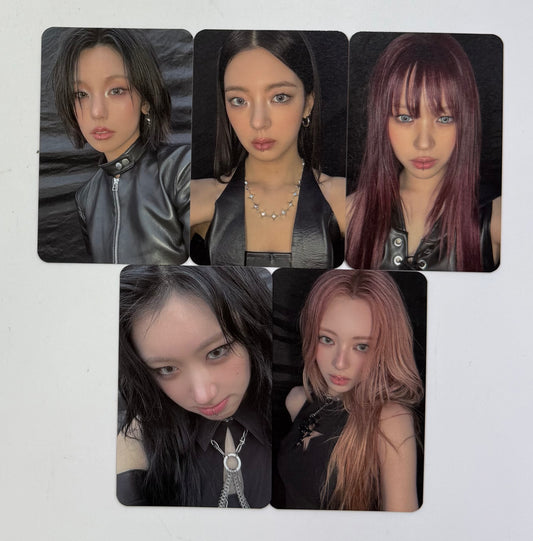 [LUCKY DRAW EVENT] [ITZY] Girls Will Be Girls : Blue Dream Media POB Photocard