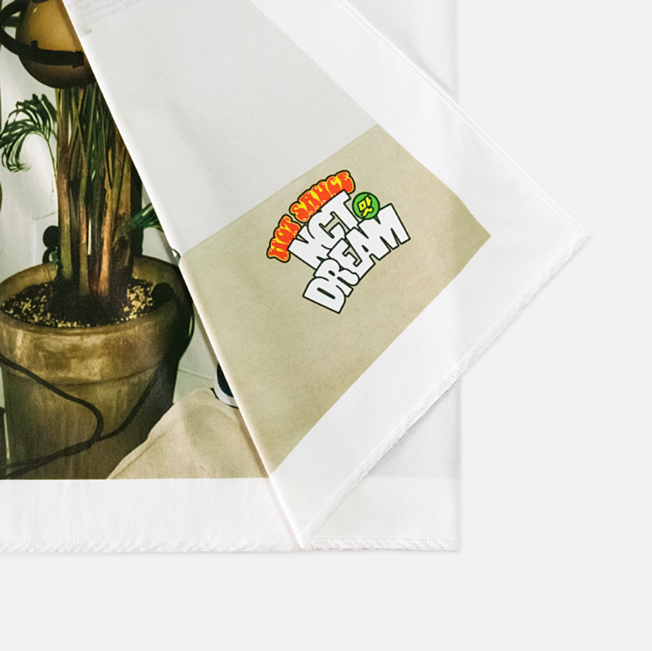 [NCT] NCT Dream : Hot Sauce : Fabric Poster + Photocard Set